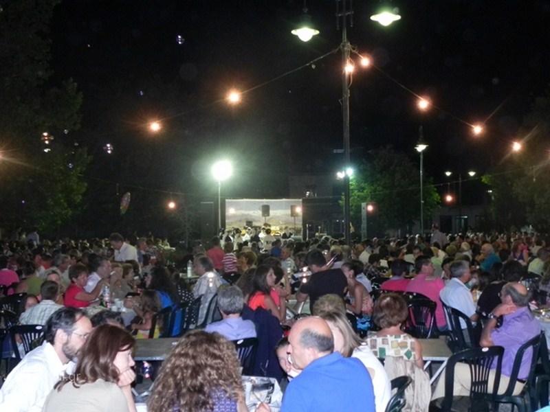 Πανηγυρική Λαοθάλασσα στη Δολίχη