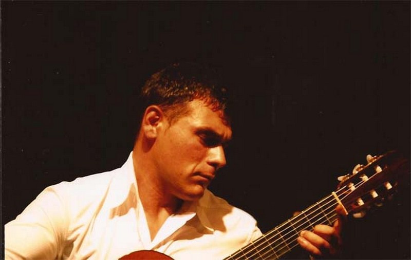 Αφιέρωμα στον κιθαρίστα Θοδωρή Χαρό