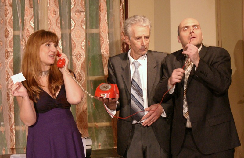 “Ζητείται ψεύτης” από το Θέατρο Τεχνών στην Ελασσόνα