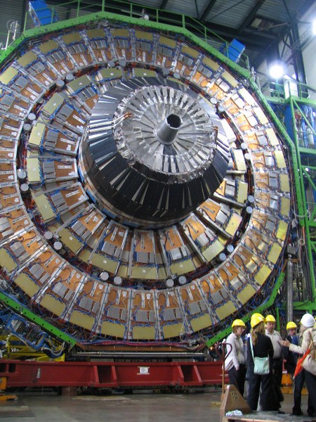 Επιδιώκει συνεργασία με το CERN ο Κώστας Αγοραστός