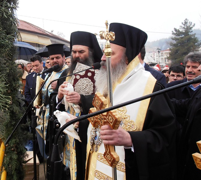 Αγιάστηκαν τα νερά του Ελασσονίτη ποταμού
