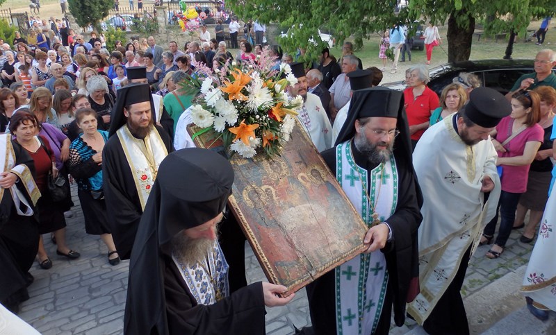 Κοσμοσυρροή στην Ιερά Μονή Αναλήψεως Συκέας