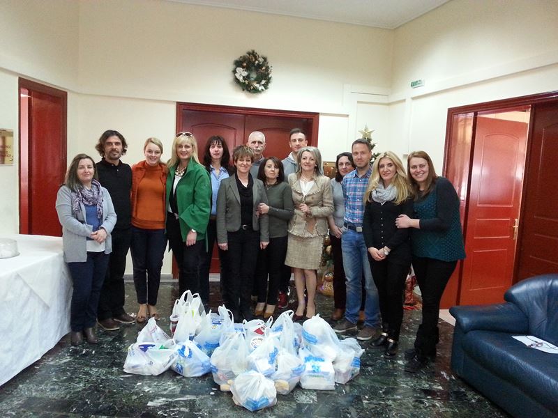 Οι υπάλληλοι του Δήμου Ελασσόνας στηρίζουν το Κοινωνικό Παντοπωλείο