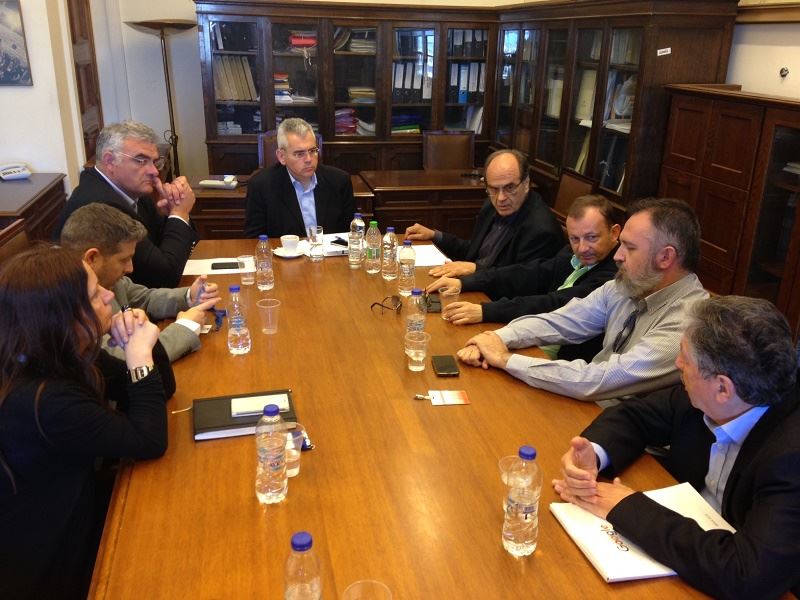 Συνάντηση Χαρακόπουλου με προεδρείο ΟΙΕΛΕ – Να καταβληθούν τα επιδόματα πριν το Πάσχα – Προσγειώνονται και οι τελευταίοι αιθεροβάμονες