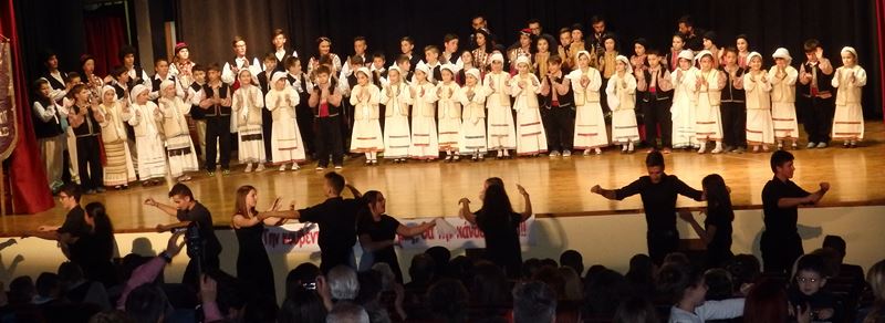 Εκδήλωση αφιερωμένη στη μητέρα από την Ακαδημία Χορών Ελασσόνας