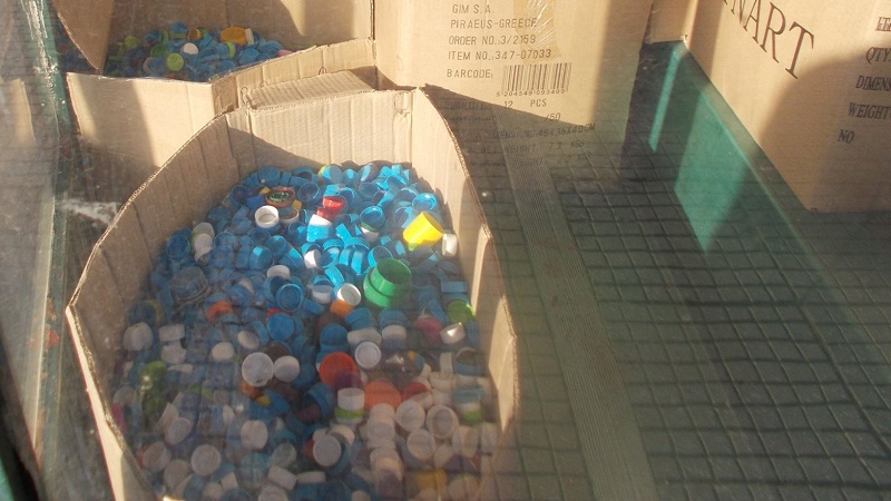 Συγκέντρωσαν πλαστικά καπάκια στην Τσαριτσάνη