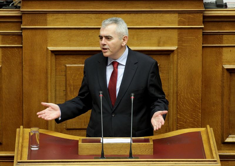 Μαξ. Χαρακόπουλος στη Βουλή: “Σφαγή των νηπίων” για τρίτεκνους και πολύτεκνους!