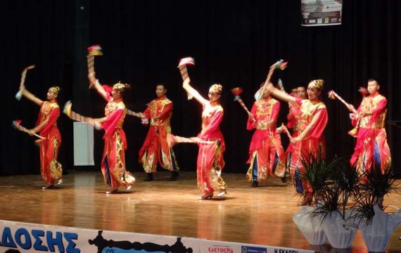 Ζωντανή η παράδοση «στου Ολύμπου την αυλή» – Χορευτές από Ελλαδα, Κίνα, Μαλαισία