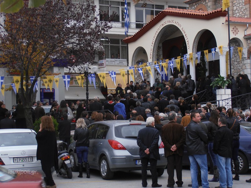 Θρήνος στην κηδεία του 57χρονου εφοριακού