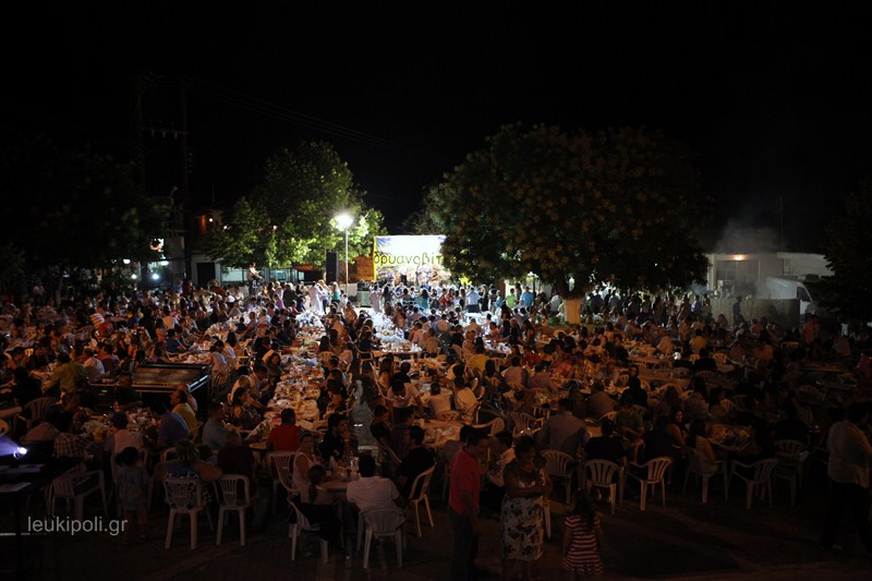 Πολύς κόσμος στο πανηγύρι του Δρυμού