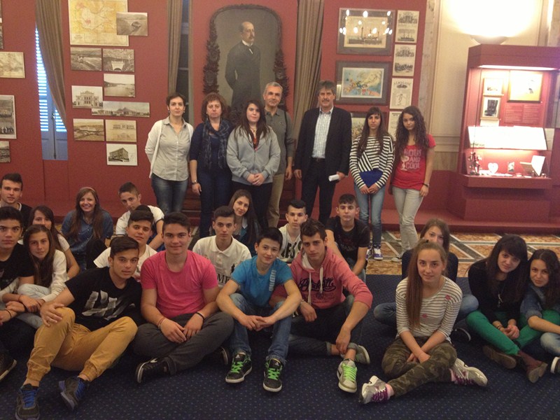 Επίσκεψη μαθητών Δομενίκου στη Βουλή