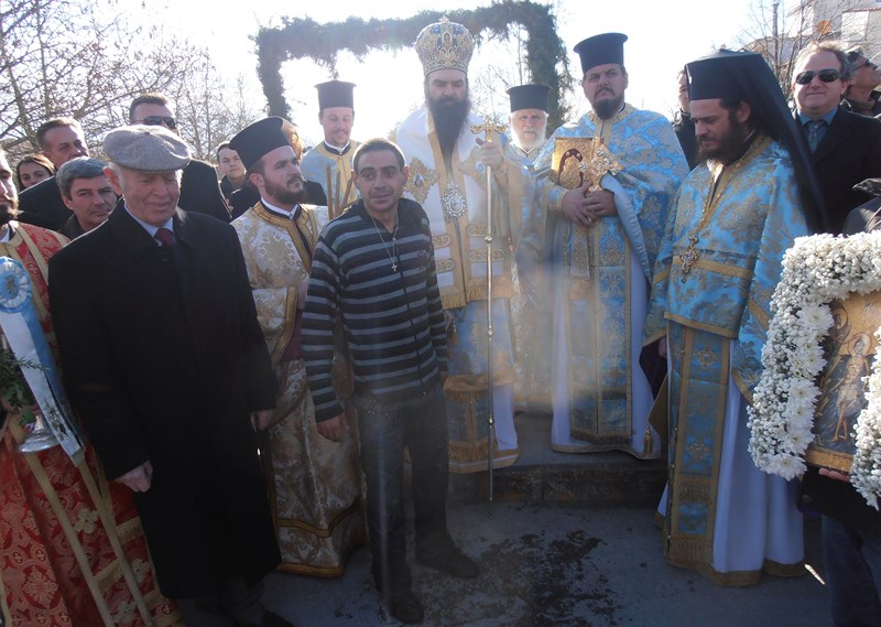 Λαμπρά και παγωμένα Θεοφάνεια στην Ελασσόνα