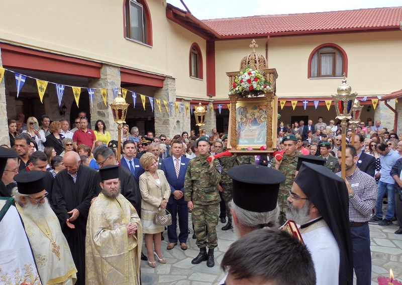 «Βούλιαξε» από κόσμο η Ιερά Μονή Σπαρμού Ολύμπου