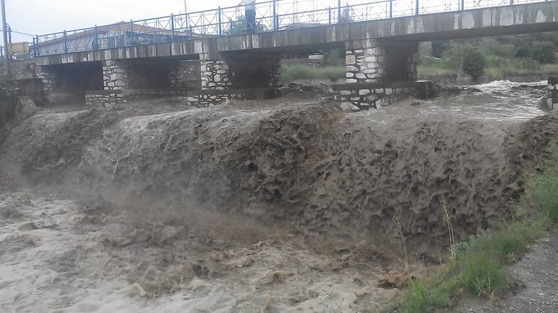 Θύμισε την πλημμύρα του 2005 η νεροποντή στην Τσαριτσάνη