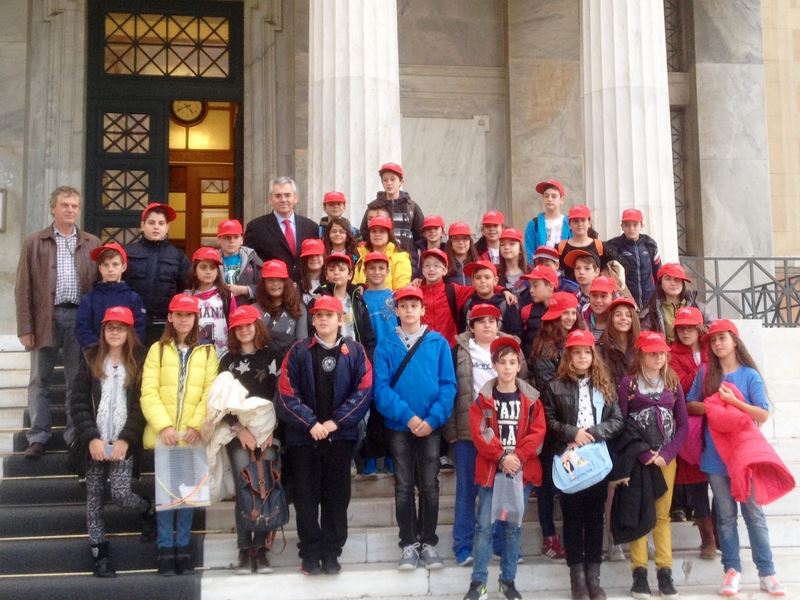 Μάξιμος σε μαθητές στη Βουλή: “Να γίνετε ενεργοί πολίτες”
