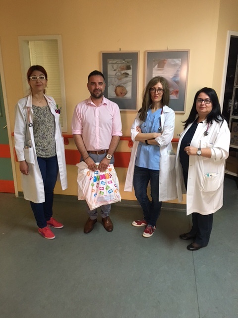 Ευχές στην παιδιατρική κλινική του Πανεπιστημιακού μοίρασε ο βουλευτής Γ. Κατσιαντώνης