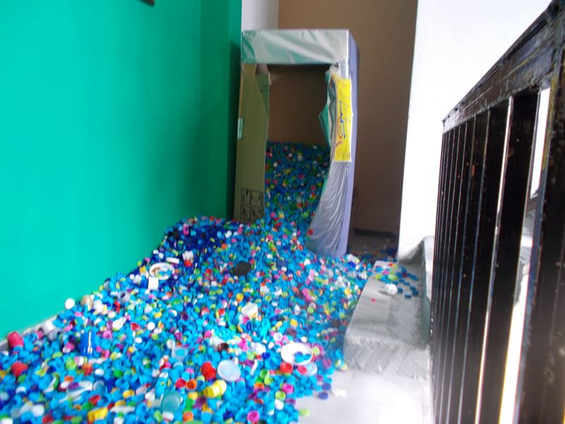 Διευρύνεται η πρωτοβουλία του Εξωραϊστικού Τσαριτσάνης για τη συλλογή πλαστικών πωμάτων