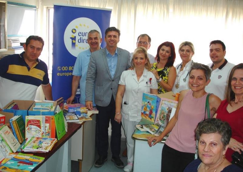 Προσφορά βιβλίων στο Γενικό Νοσοκομείο Λάρισας