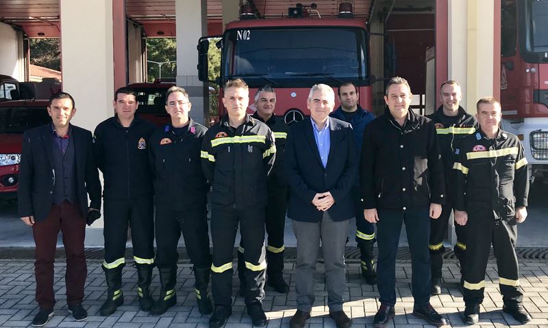 Σε Αστυνομικό Τμήμα και Πυροσβεστική Ελασσόνας ο Μαξ. Χαρακόπουλος