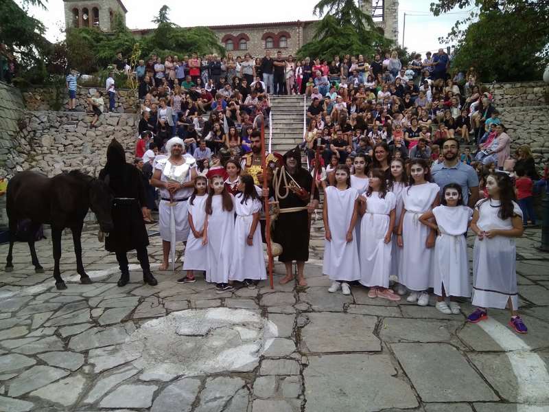 Με μεγάλη επιτυχία η μουσικοθεατρική παράσταση του Χρ. Πατούνα στην Κρανιά Ελασσόνας