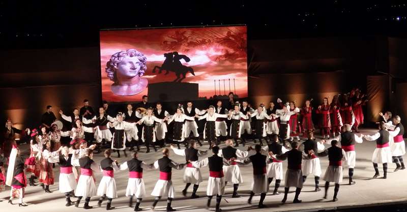 Πανδαισία παράδοσης τα «Ελλήνων Δρώμενα» από την Ακαδημία Παραδοσιακών Χορών Ελασσόνας