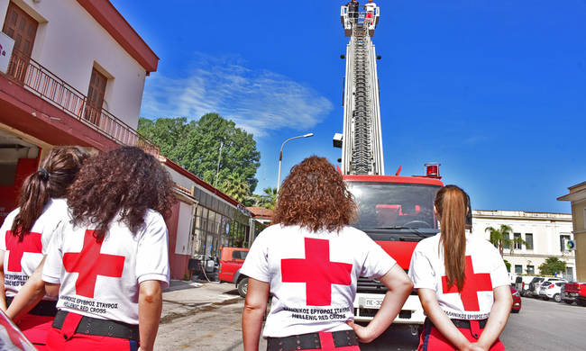 Εξαγριωμένοι οι εργαζόμενοι του Ελληνικού Ερυθρού Σταυρού – Κίνδυνος να ανασταλούν τα προγράμματα